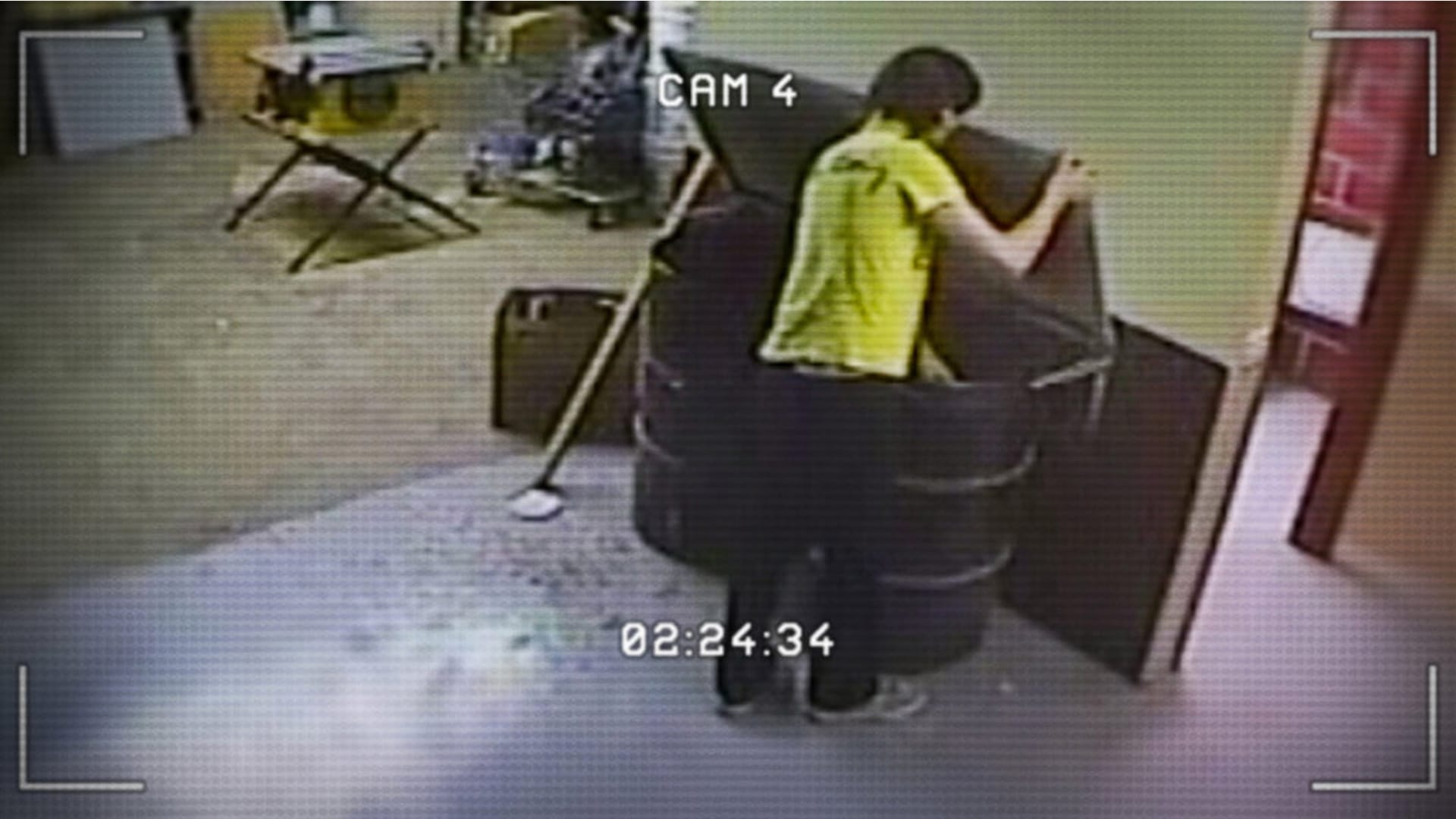 Đừng đùa với mèo: Săn lùng kẻ sát nhân trên mạng